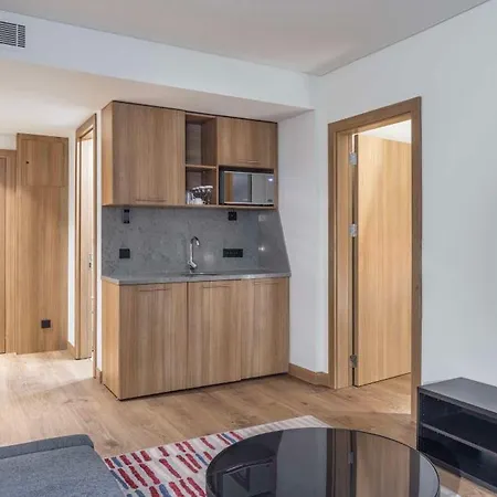 Hampton By Hilton Airport 酒店