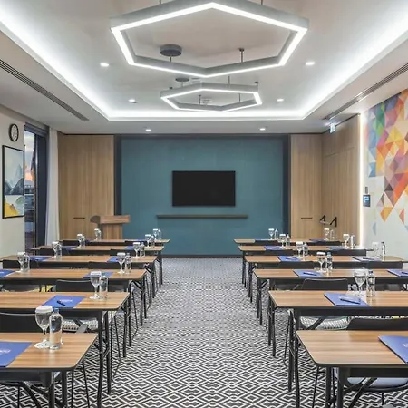 Hampton By Hilton Airport 酒店 4*