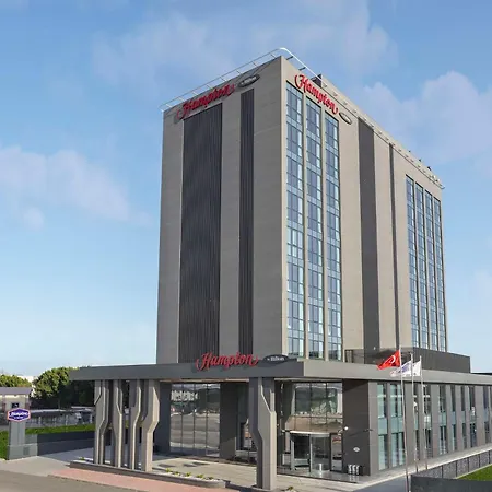 ホテル Hampton By Hilton Airport