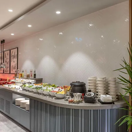 Hampton By Hilton Airport 4* アンタルヤ